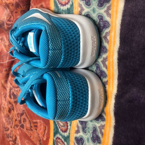 Nike sneaker - Picture 2 of 3